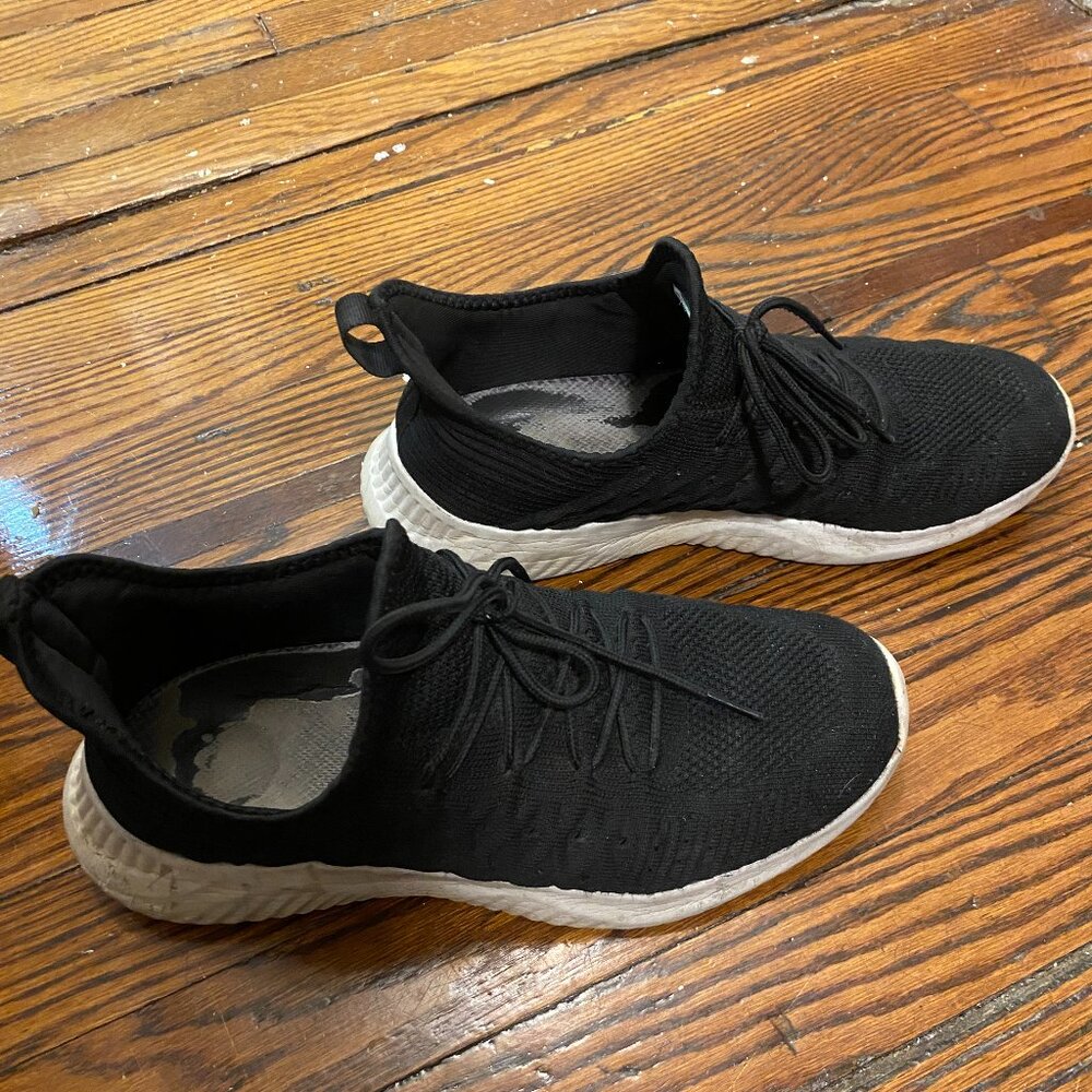 mens running shoes